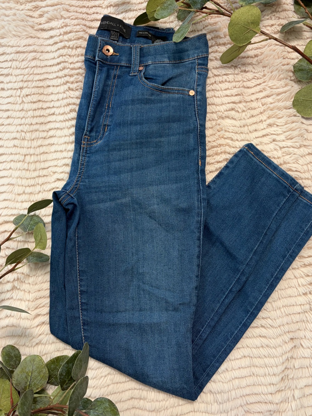 Kendall & Kylie Kontour High Rise Skinny  Blue Jeans size 5 or 27